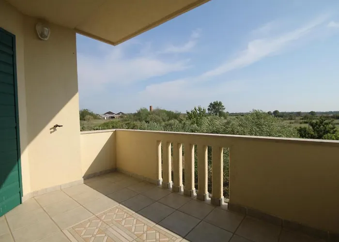 Apartmán Family-friendly With Swimming Pool Nin, Zadar - 6560 Nin