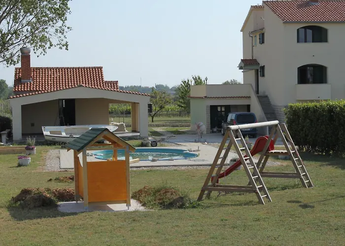 Family-friendly With Swimming Pool Nin, Zadar - 6560 Nin