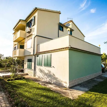 Family-friendly With Swimming Pool Nin, Zadar - 6560 アパート *
