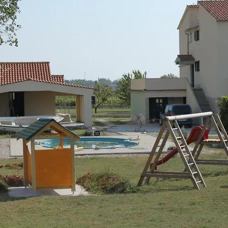 Family-friendly With Swimming Pool Nin, Zadar - 6560 Nin